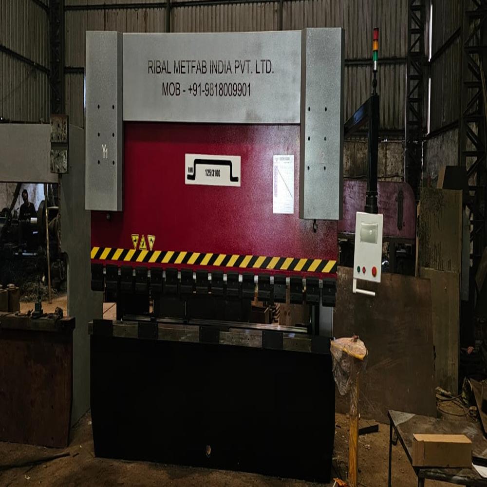 Cnc Press Brake Machine - Accuracy: 0.01 Mm