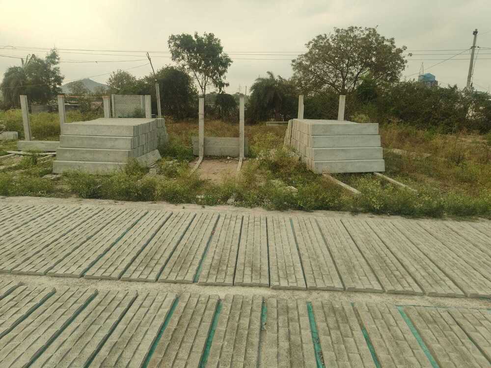 Precast Plain Compound Wall