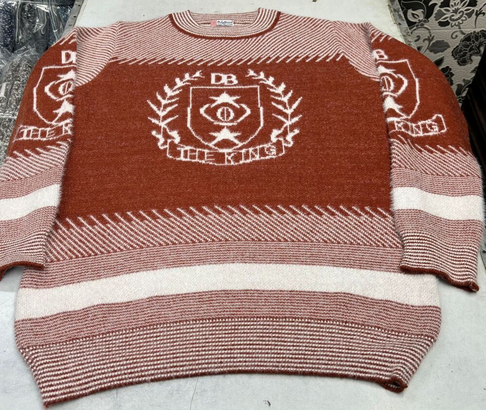 Printed Pullover - Size: Medium