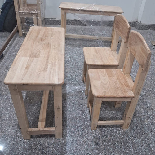 Rubber Wood Table With Chairs