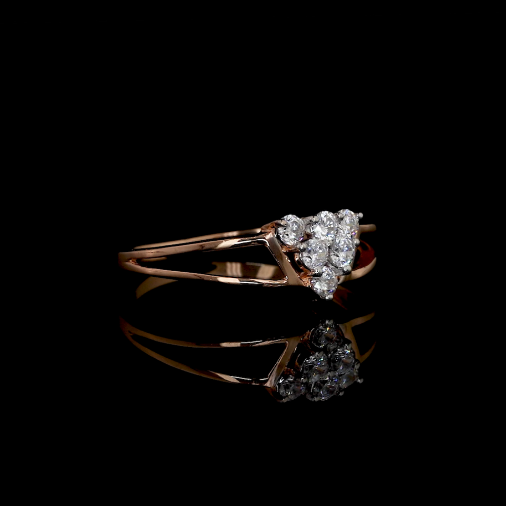Rose Gold Triangular Cluster Ring - Diamond Carat Weight: 18 Carat