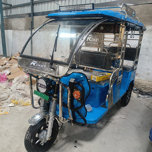 Battery Operated E-Rickshaws