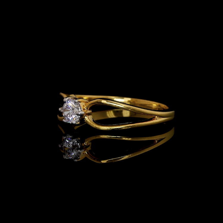 Solitaire Infinity Loop Engagement Ring - Diamond Carat Weight: 18 Carat