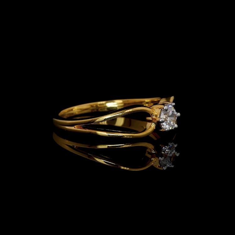 Solitaire Infinity Loop Engagement Ring - Diamond Carat Weight: 18 Carat