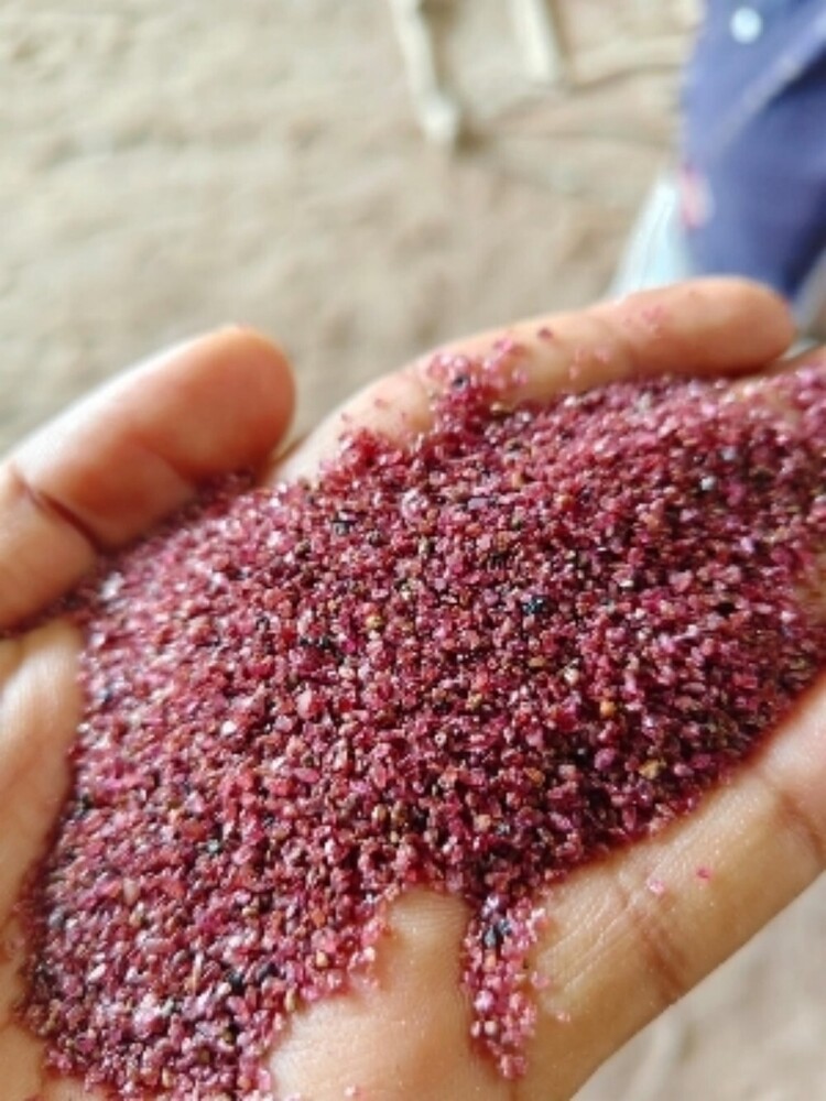 Garnet Sand - Color: Silver