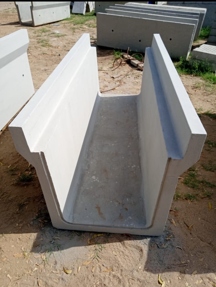 Precast U Drain - Dimension (L*w*h): Depends On Customer Requirement