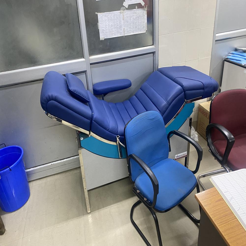 Aicil Blood Donor Couch (Baxter Type) - Color: Blue