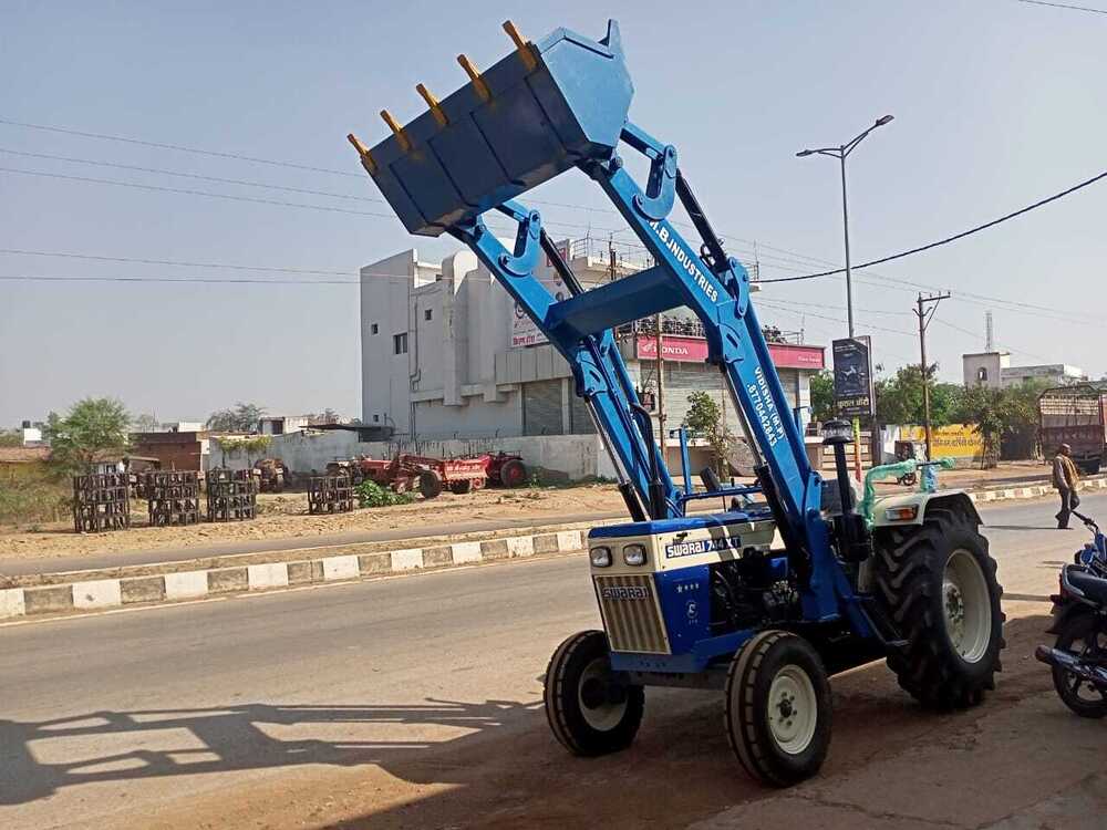 लोडर ट्रैक्टर अटैचमेंट