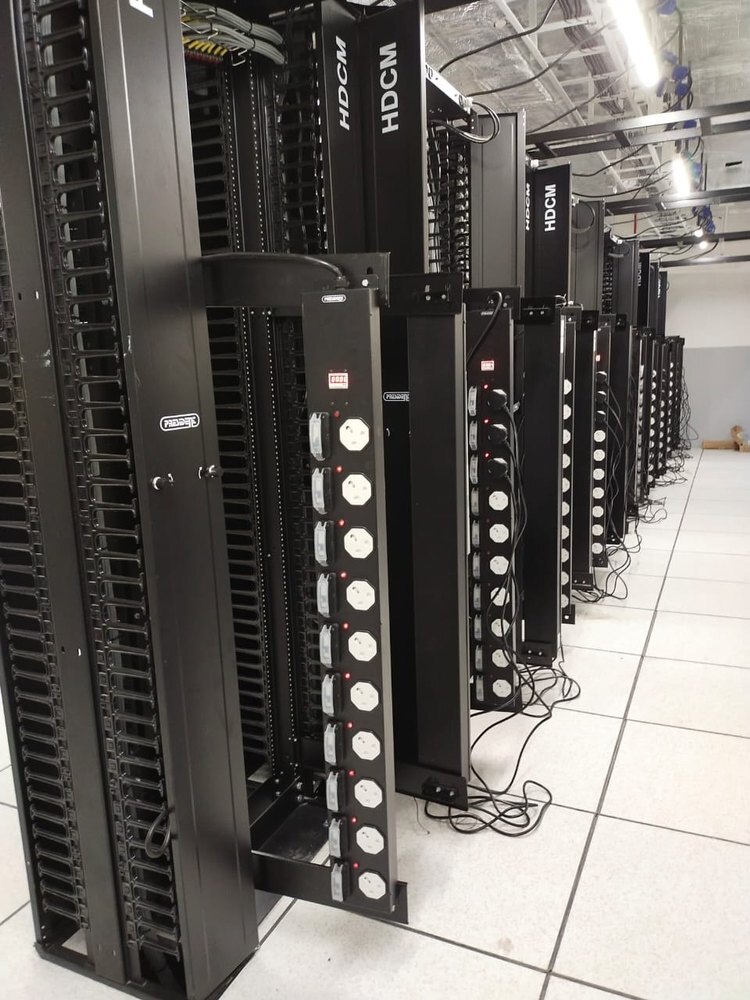 10 Socket Vertical Rack PDU with 16A MCB