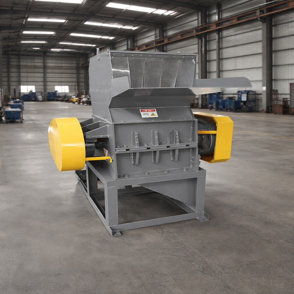 Heavy duty plastic shredder