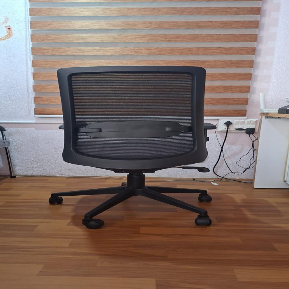 Featherlite Amaze Model - Color: Black