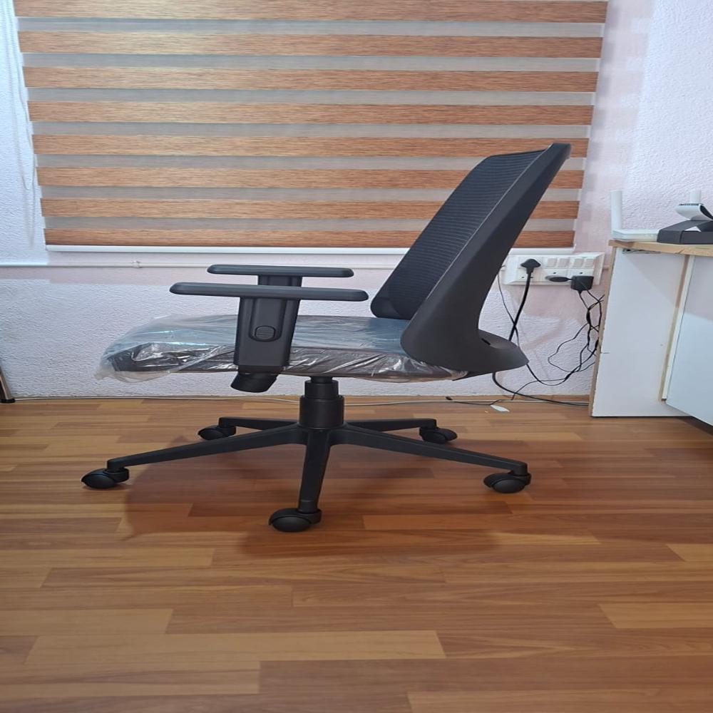 Featherlite Amaze Model - Color: Black