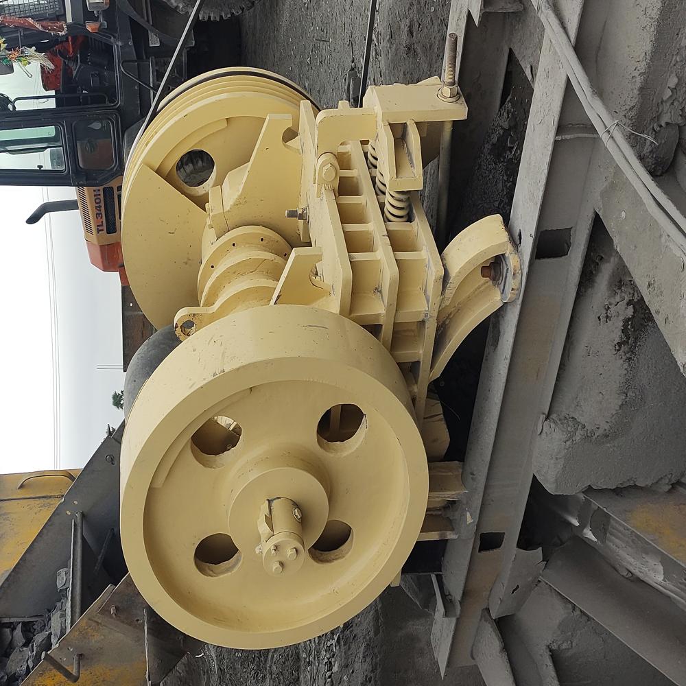 Stone Crusher - Dimension (L*w*h): 700 X 450 X 1200 Mm