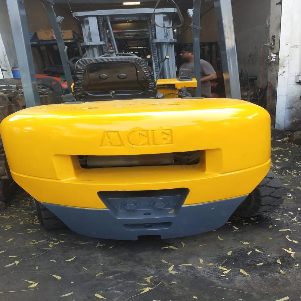 3 Ton Ace Diesel Forklift - Color: Yellow And Black