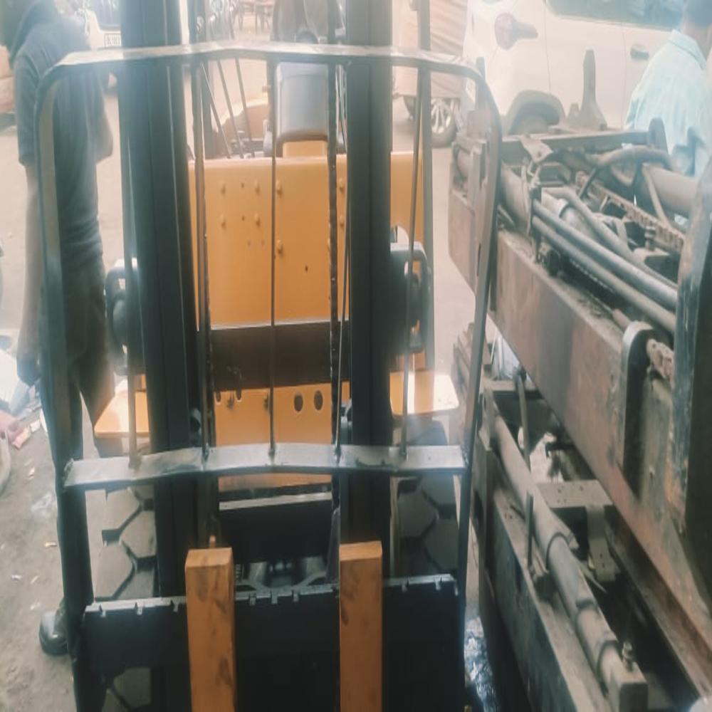 3 Ton Ace Diesel Forklift - Color: Yellow And Black