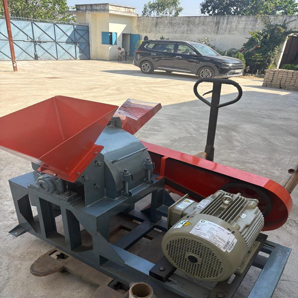 Sawdust Making Machine