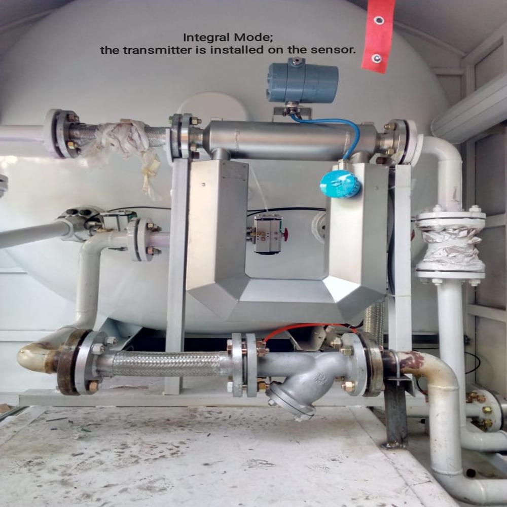 Ss Coriolis Mass Flow Meter - Accuracy: +-0.1~0.2  %