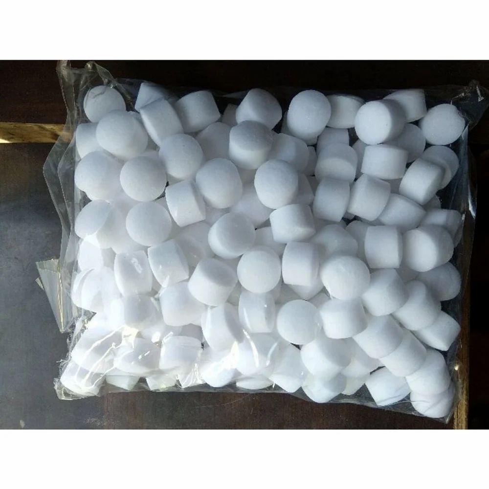 White Naphthalene Balls