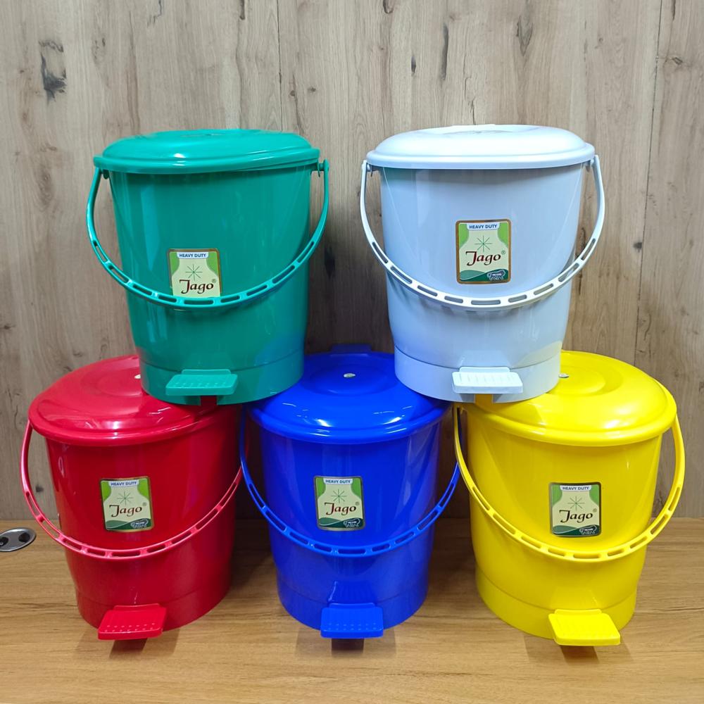 Pedal Type Dust Bin - Material: Plastic
