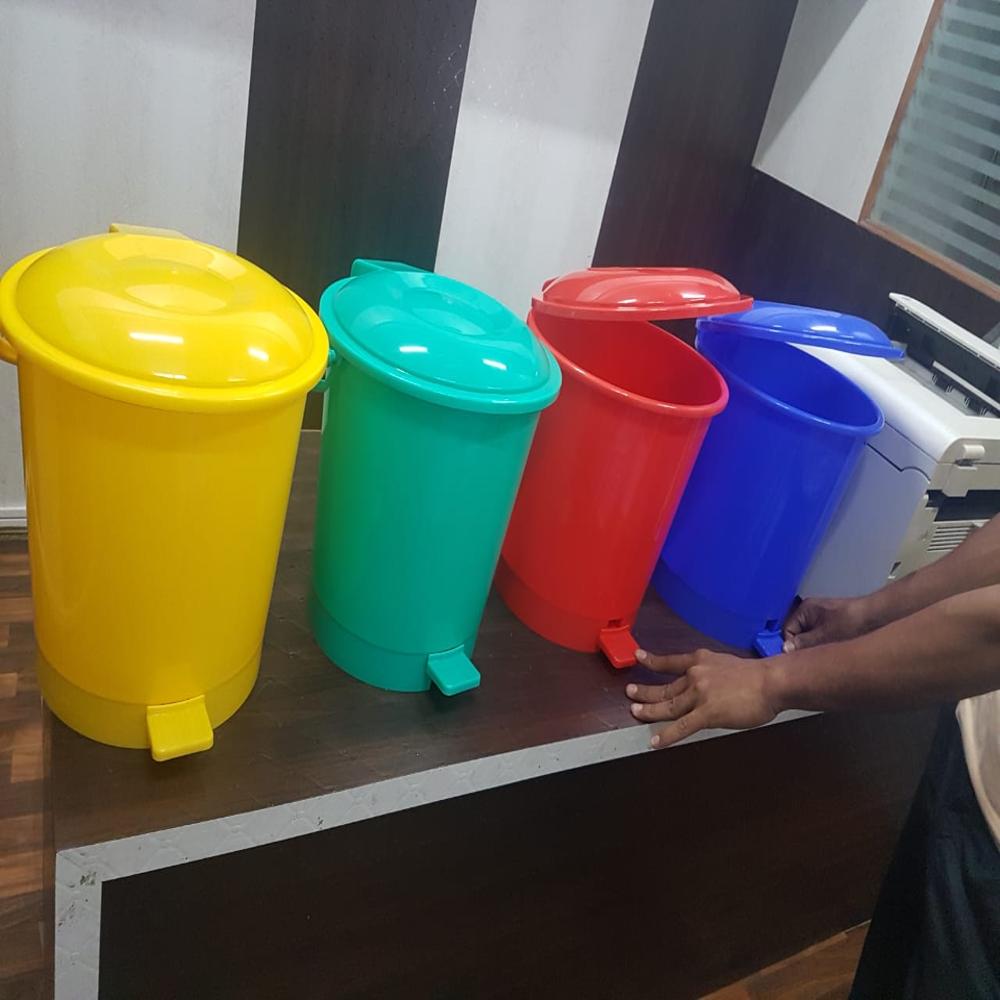 Pedal Type Dust Bin