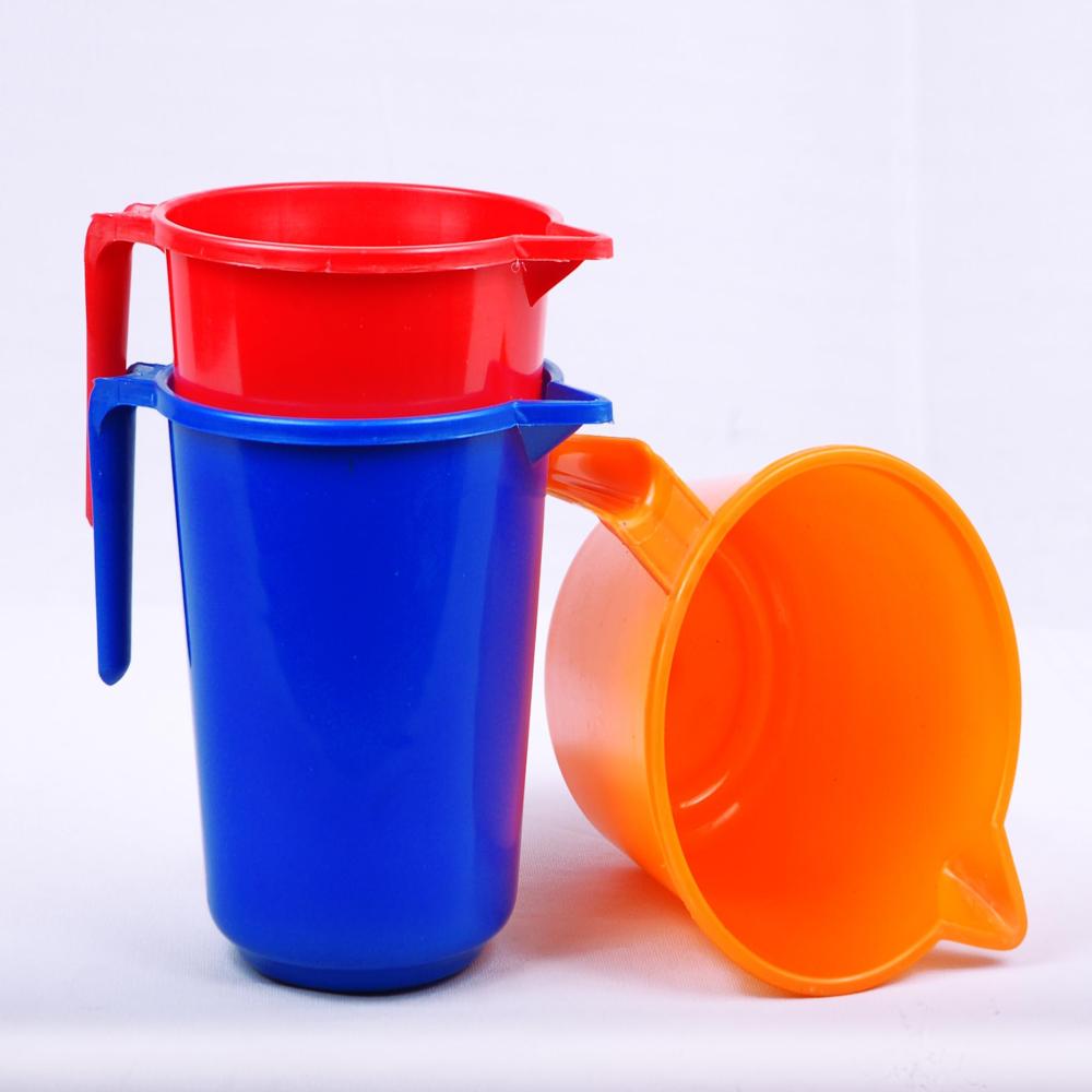 PLASTIC MUG