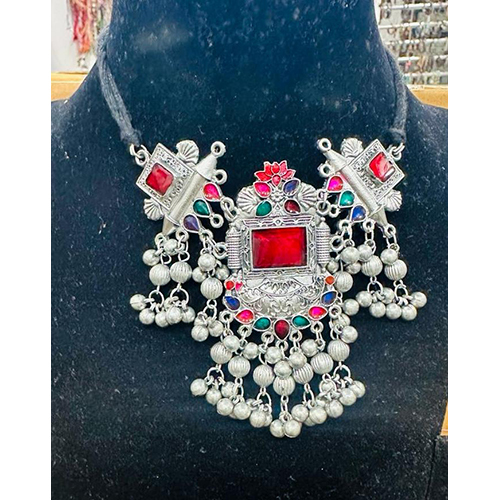 SH 11 Costume Necklace