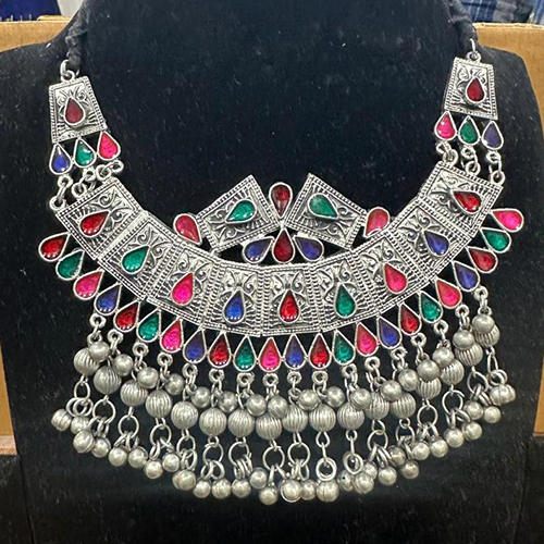 SH 14 costume Necklace