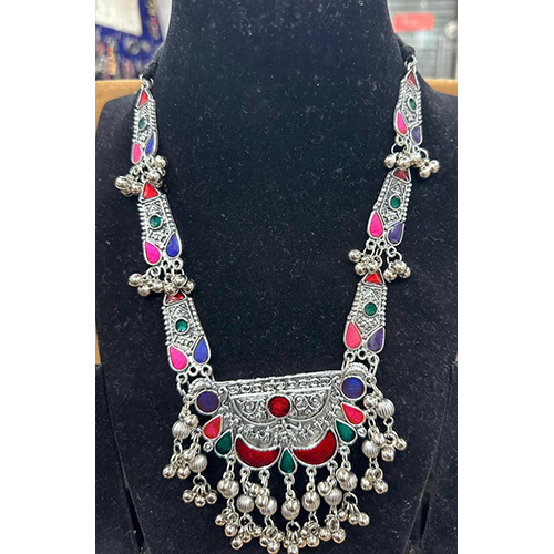 SH 18 Costume Necklace