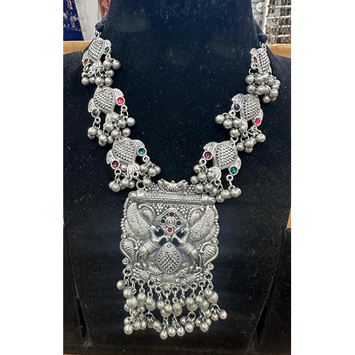 SH 19 Costume Necklace