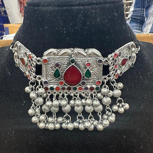 SH 21 Costume Necklace