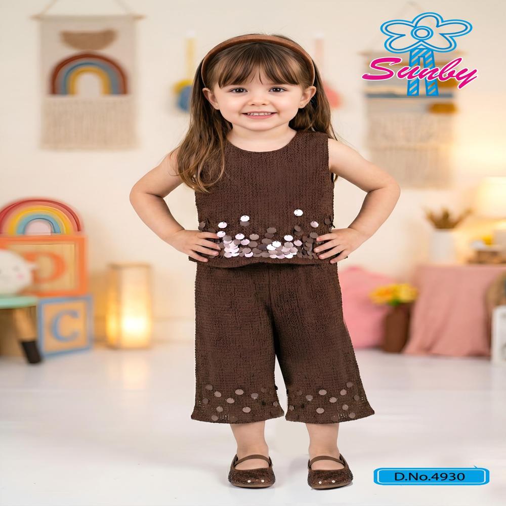 Trendy Top Bottom Set - Age Group: 2-10 Years