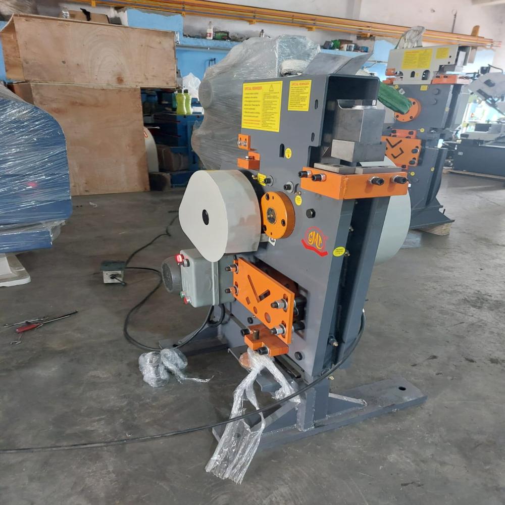 QA32-10B MECHANICAL IRON WORKER MACHINE