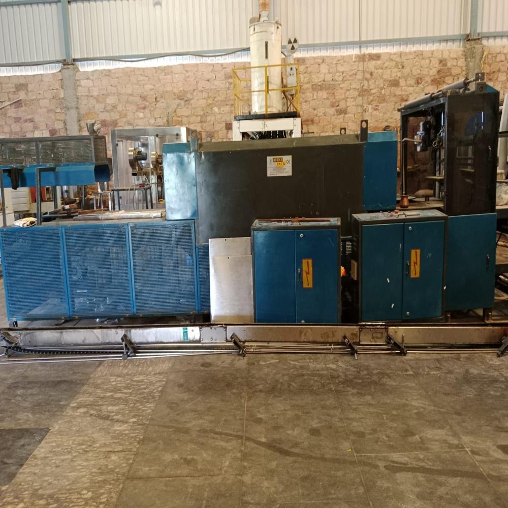 Old 120bpm fully automatic mini pack shrink packaing machine