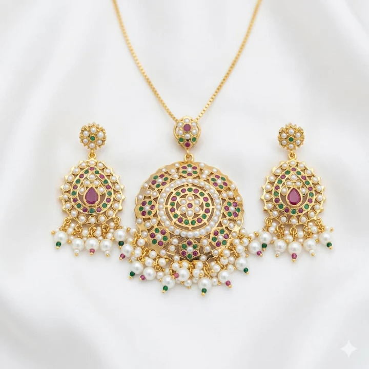 Multi Color Jadaau Pendant Necklace Set