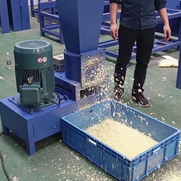 Small Pu Foam Shredder Memory Sponge Crushing Shredding Machine Latex Foam Crusher - Capacity: 50-100 Kg/hr