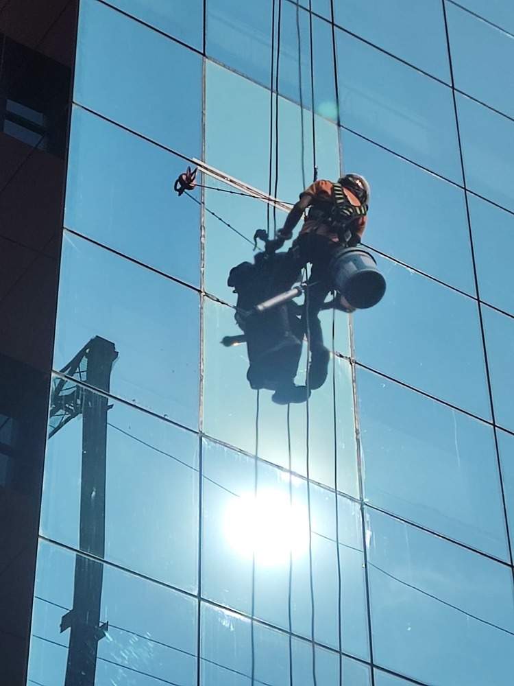 Facade Glass Cleaning Service
