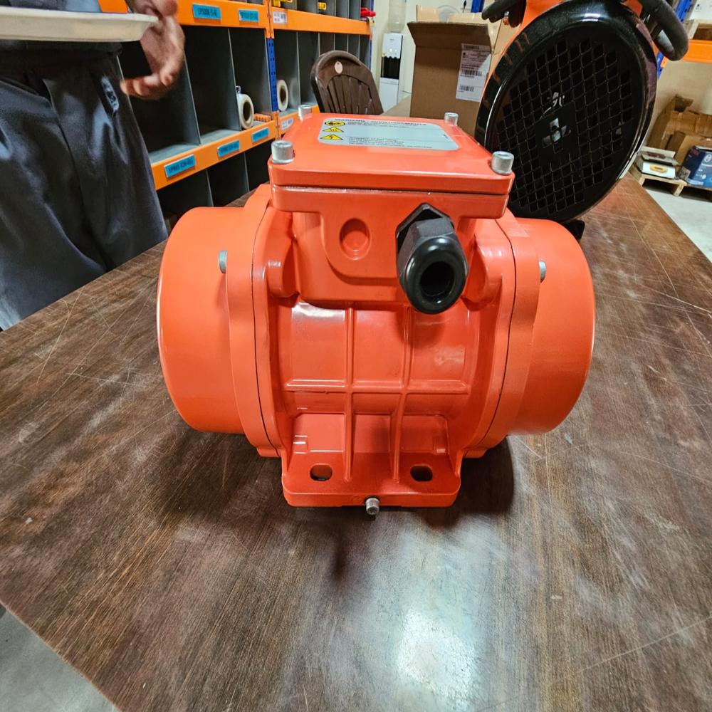 Copper Shutter Vibrator Motor - Color: Red