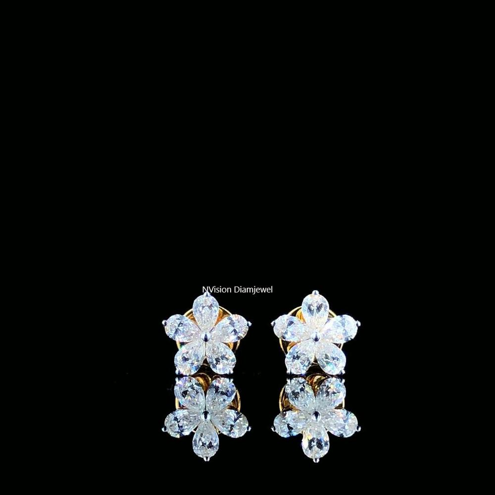 Petal Perfection Natural Diamond Small Studs with Big Shine