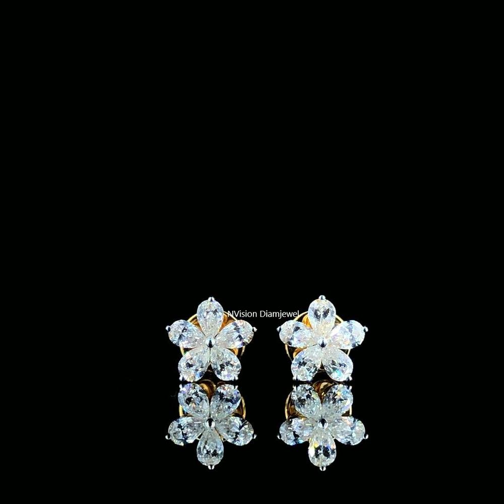 Petal Perfection Natural Diamond Small Studs with Big Shine