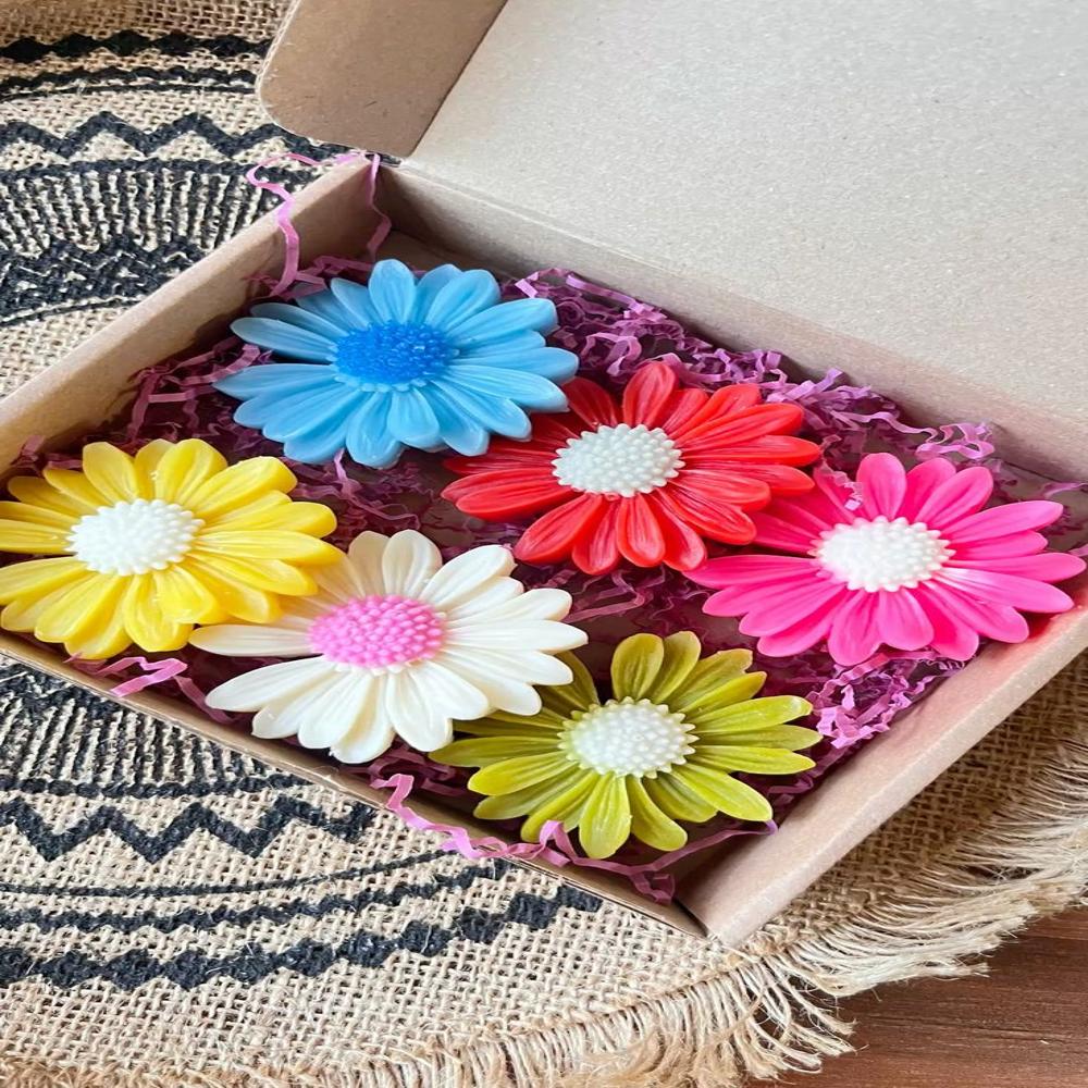 Daisy Flower Candle - Burning Time: Approx. 2-3 Hours