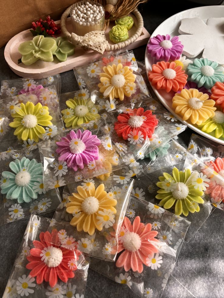 Daisy Flower Candle - Burning Time: Approx. 2-3 Hours