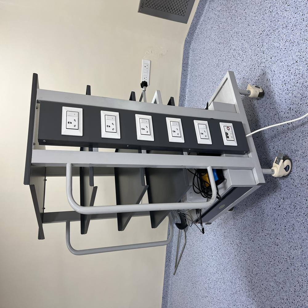 Endoscopy Trolley - Feature: Water Resistance
