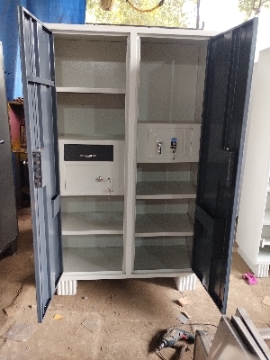 Double door fancy almirah