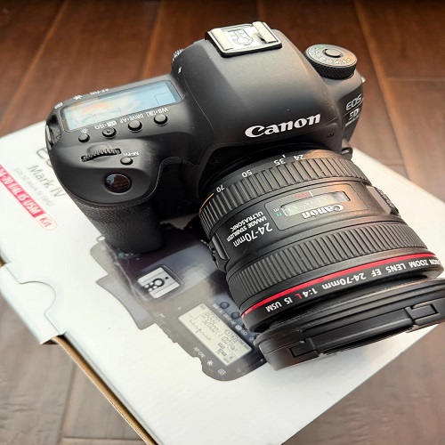 Canon EOS 5D Mark IV Full Frame Digital SLR Camera