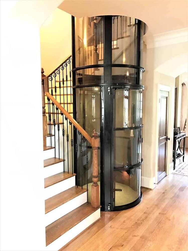 Hydraulic Elevator - Capacity: 4-13 Persons