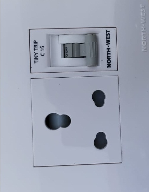 Ethernet Wall Socket - Accuracy: 100 %