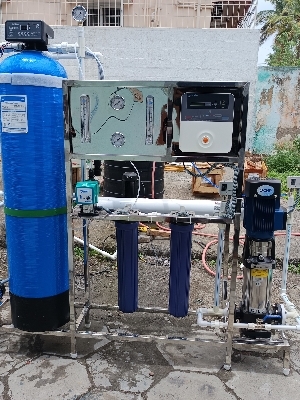 रिवर्स ऑस्मोसिस प्लांट