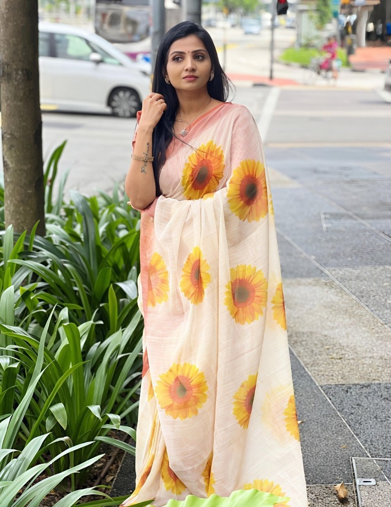 Elegant Sunflower Print Saree