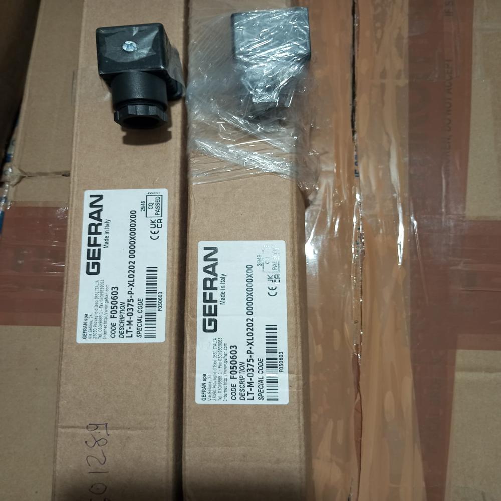 Pkm-2000mm Gefran Linear Scale - Stainless Steel, 2000mm Stroke Length, Silver Finish | 12v Dc Voltage, 20kohm Resistance Range, Ideal For Industrial Measurement