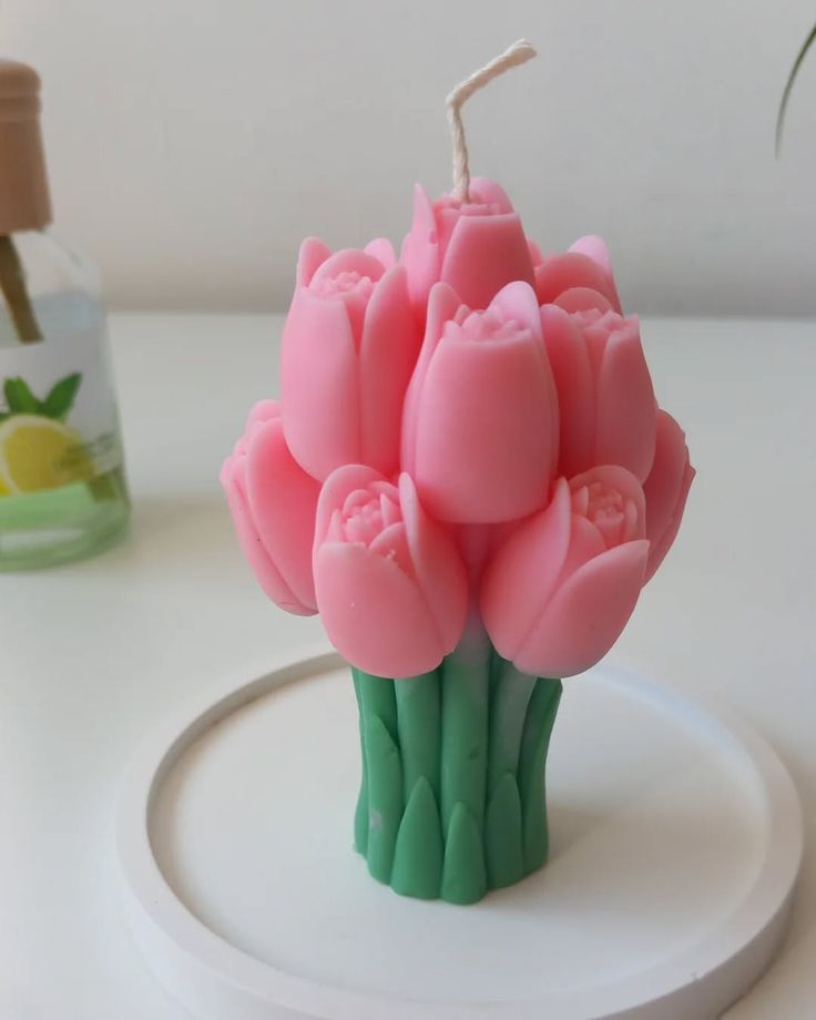 Tulip flower candle 